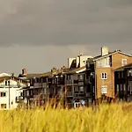 Beachhouse Anna, 1 Minute Walk To The And Centre Of Katwijk, Free Private Parking Next To The House ! 아파트 카트베이크안제이