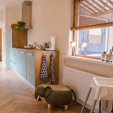 公寓 Beachhouse Anna, 1 Minute Walk To The And Centre Of Katwijk, Free Private Parking Next To The House ! *