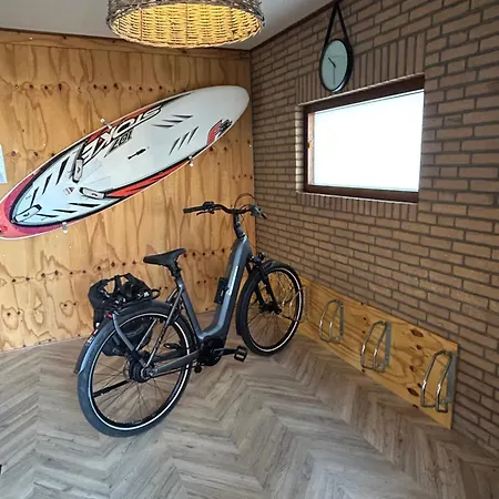 아파트 Beachhouse Anna, 1 Minute Walk To The And Centre Of Katwijk, Free Private Parking Next To The House ! 카트베이크안제이