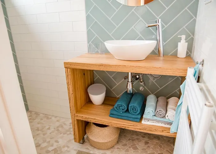 Daire Beachhouse Anna, 1 Minute Walk To The And Centre Of Katwijk, Free Private Parking Next To The House !