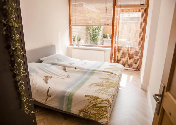 Beachhouse Anna, 1 Minute Walk To The And Centre Of Katwijk, Free Private Parking Next To The House ! Katwijk aan Zee