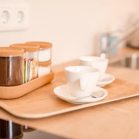 Beachhouse Anna, 1 Minute Walk To The And Centre Of Katwijk, Free Private Parking Next To The House ! *