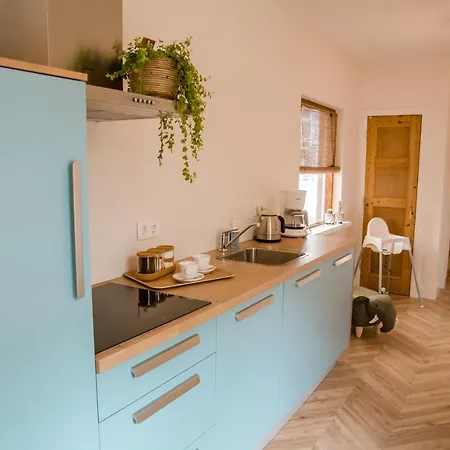 Beachhouse Anna, 1 Minute Walk To The And Centre Of Katwijk, Free Private Parking Next To The House ! Apartment