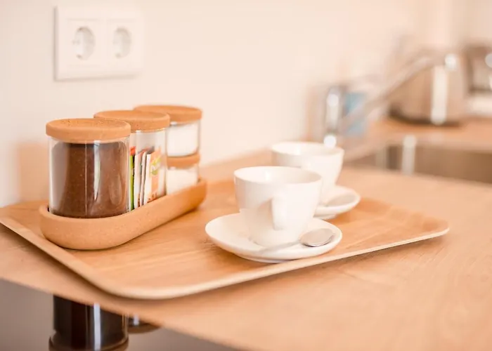 Beachhouse Anna, 1 Minute Walk To The And Centre Of Katwijk, Free Private Parking Next To The House ! *